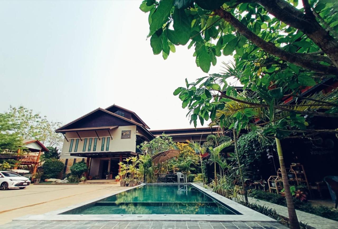 Anantaya Home Phrae Luaran gambar