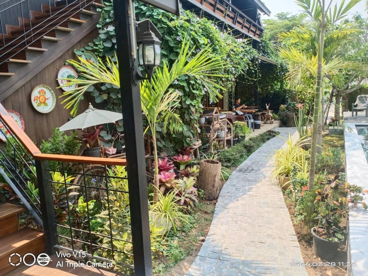Anantaya Home Phrae Luaran gambar