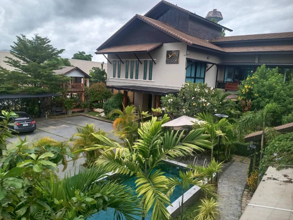 Anantaya Home Phrae Luaran gambar