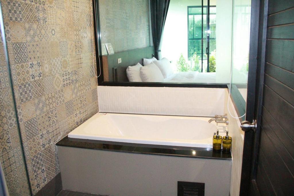 Anantaya Home Phrae Luaran gambar